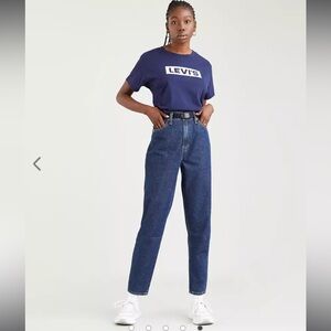 Levi’s high waisted mom jeans dark wash